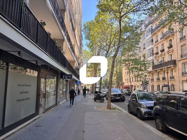 Plus de détails pour Local commercial à louer