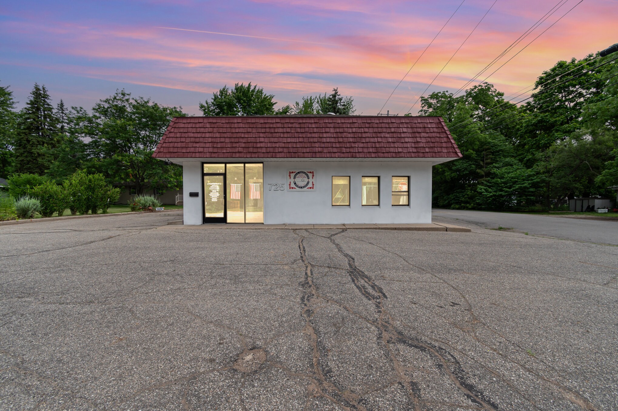 725 E Center St, Ithaca, MI à vendre Photo principale– Image 1 sur 22