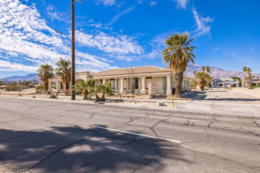 28401 Date Palm Dr, Cathedral City, CA à louer - Photo de l’immeuble – Image 2 sur 34