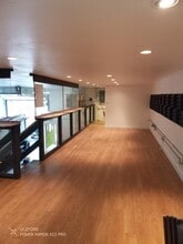 2328 Clarke St, Port Moody, BC à louer Photo intérieure– Image 1 sur 4