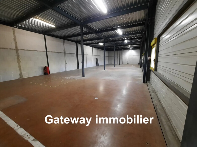Industriel/Logistique dans COURNON-D'AUVERGNE à louer - Photo de l’immeuble – Image 3 sur 7