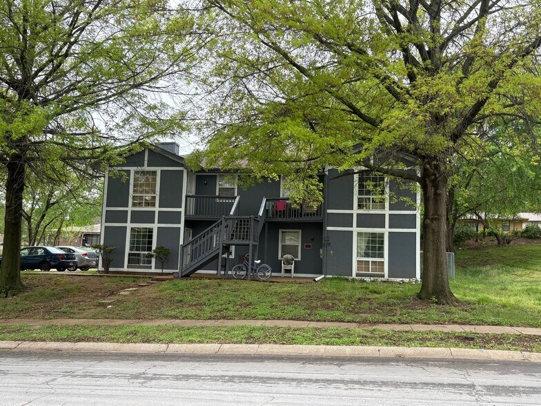 708 NE Ball Dr, Lees Summit, MO à vendre - Photo de l’immeuble – Image 2 sur 6
