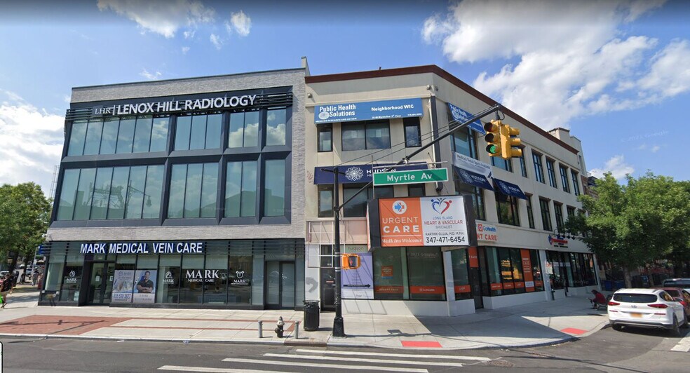55-05 Myrtle Ave, Ridgewood, NY à louer - Photo de l’immeuble – Image 3 sur 3
