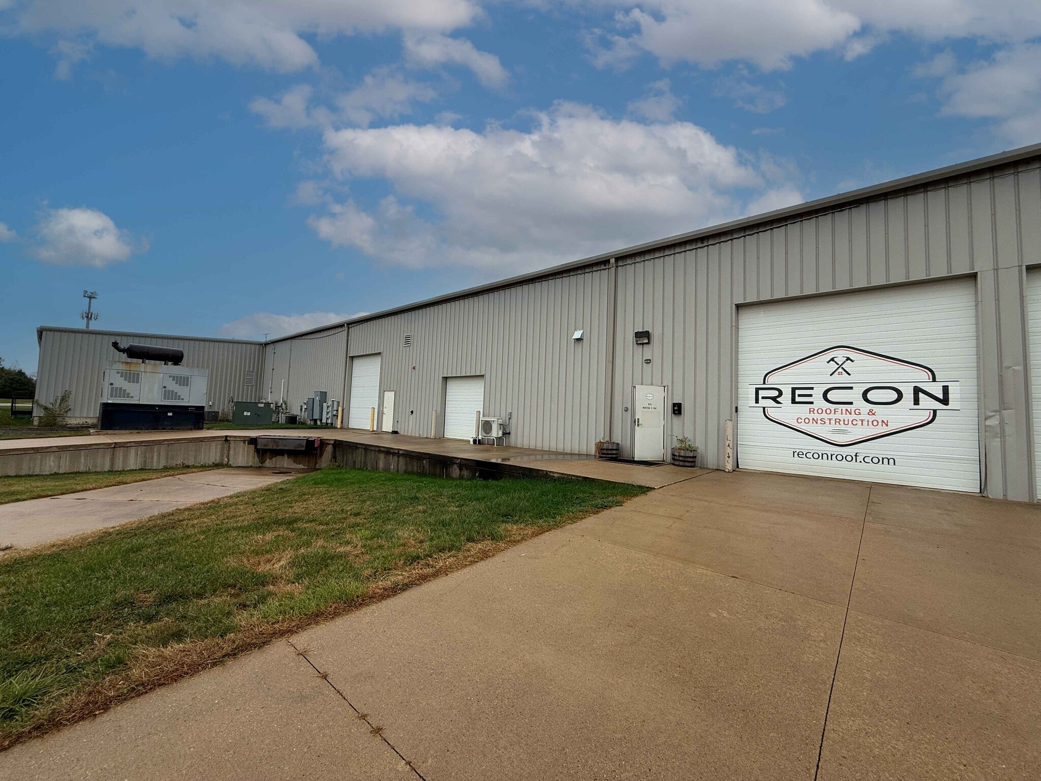 921-929 Marthas Way, Hiawatha, IA à vendre Photo intérieure– Image 1 sur 4