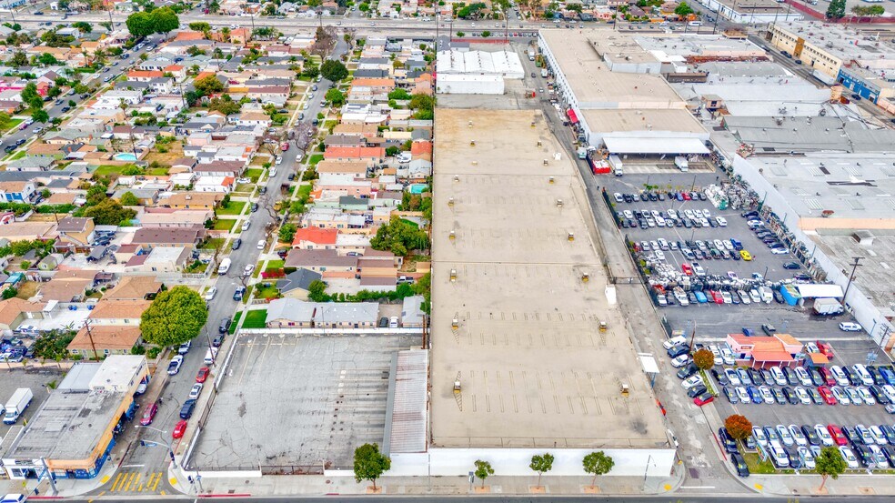 4095 Firestone Blvd, South Gate, CA à louer - Photo de l’immeuble – Image 1 sur 8