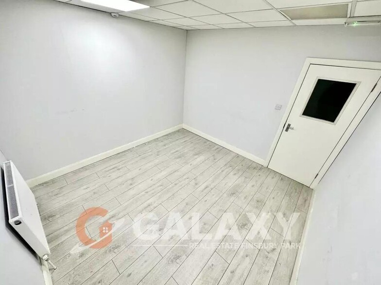 4 Baird Rd, Enfield à louer - Photo de l’immeuble – Image 2 sur 26