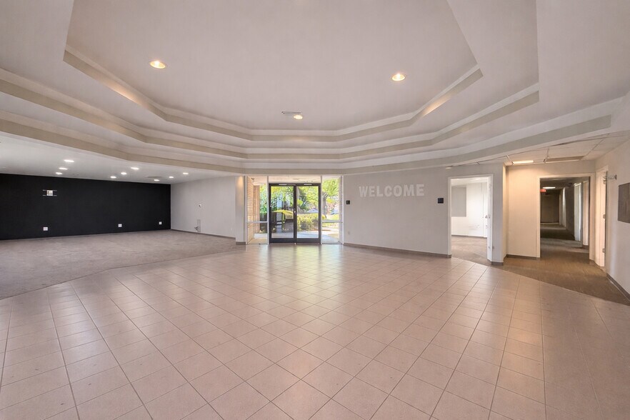 100 W Guilford St, Thomasville, NC à louer - Photo de l’immeuble – Image 3 sur 19