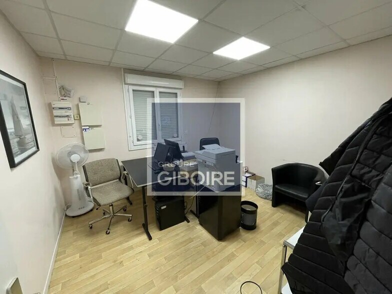 Industriel/Logistique dans Noyal-Châtillon-sur-Seiche à louer - Photo de l’immeuble – Image 2 sur 3