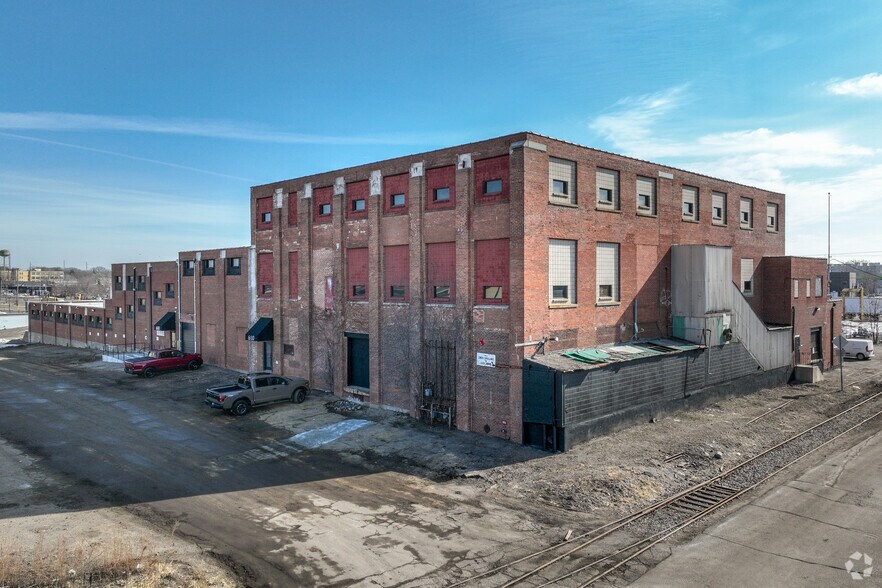 2103-2105 Wabash Ave, Saint Paul, MN à louer - Photo de l’immeuble – Image 3 sur 20