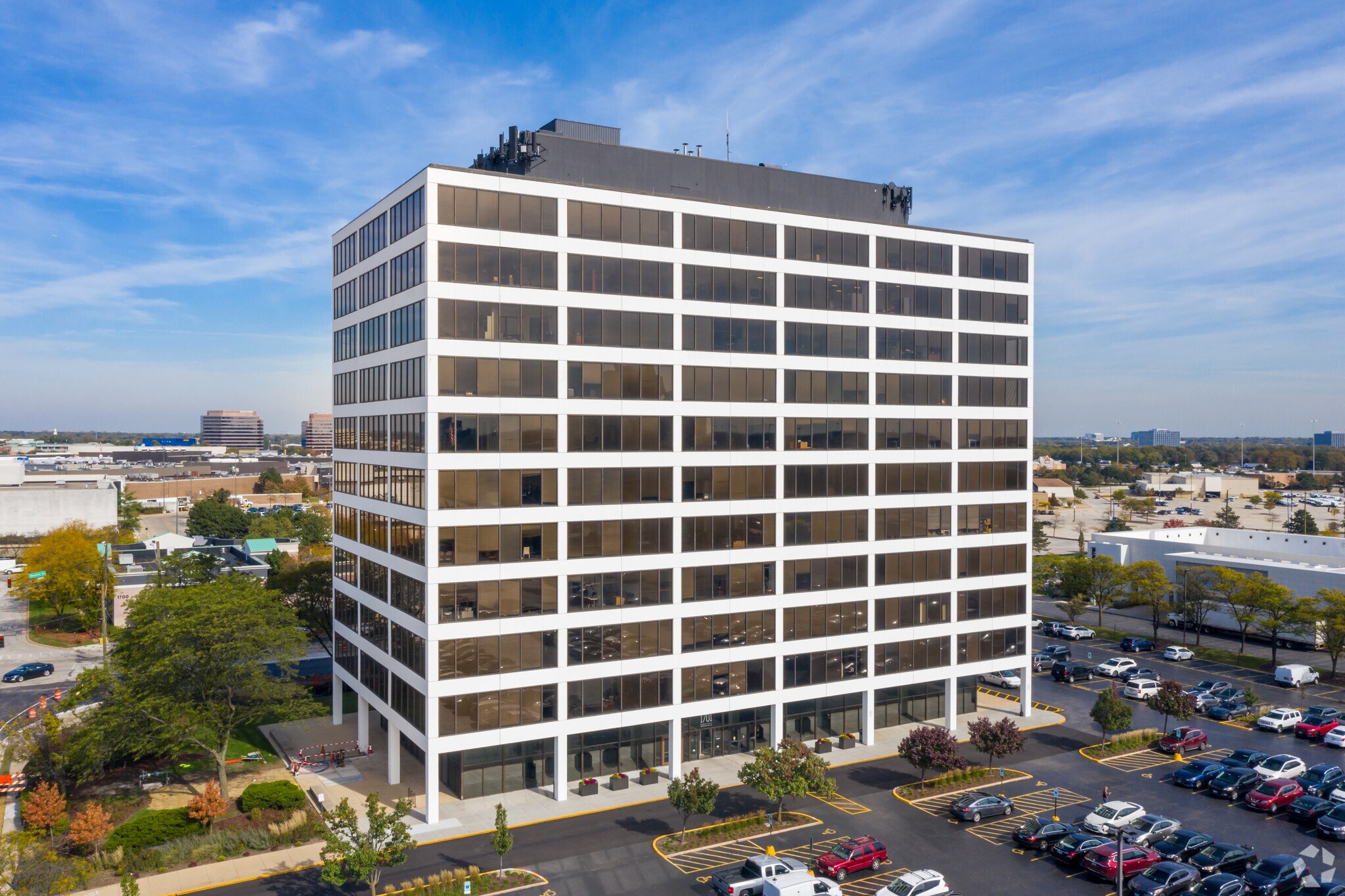 1701 E Woodfield Rd, Schaumburg, IL à louer Photo principale– Image 1 sur 29