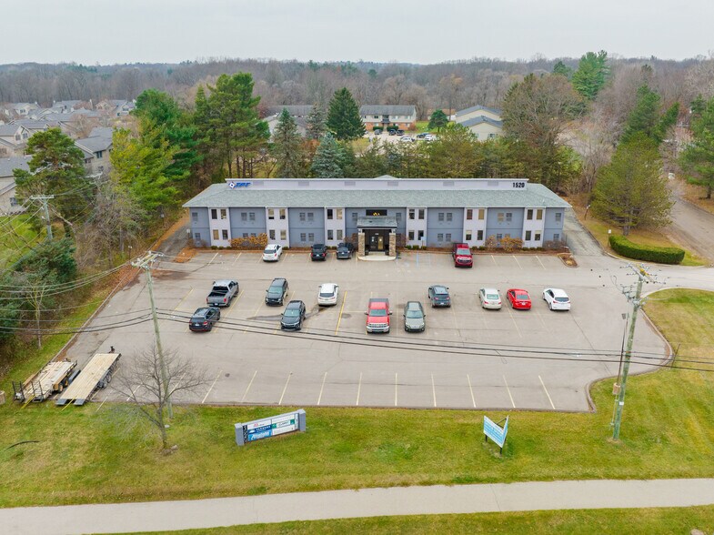 1520 S Lapeer Rd, Lake Orion, MI à vendre - Photo principale – Image 1 sur 12