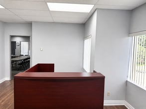 2520 St Laurent Blvd, Ottawa, ON à louer Photo intérieure– Image 1 sur 3