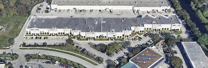 2501 NW 34th Pl, Pompano Beach, FL à louer Photo de l’immeuble– Image 2 sur 13