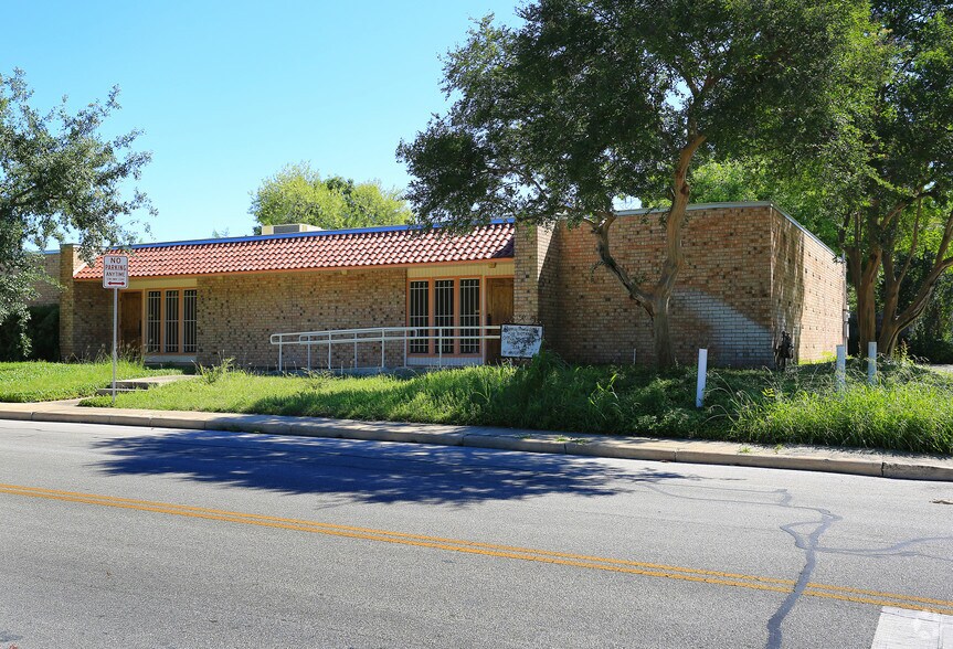 400 Baltimore Ave, San Antonio, TX à vendre - Photo de l’immeuble – Image 1 sur 3