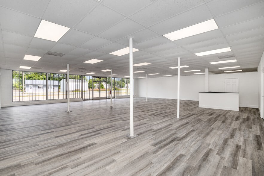 1911 E Ozark Ave, Gastonia, NC à vendre - Photo intérieure – Image 3 sur 11