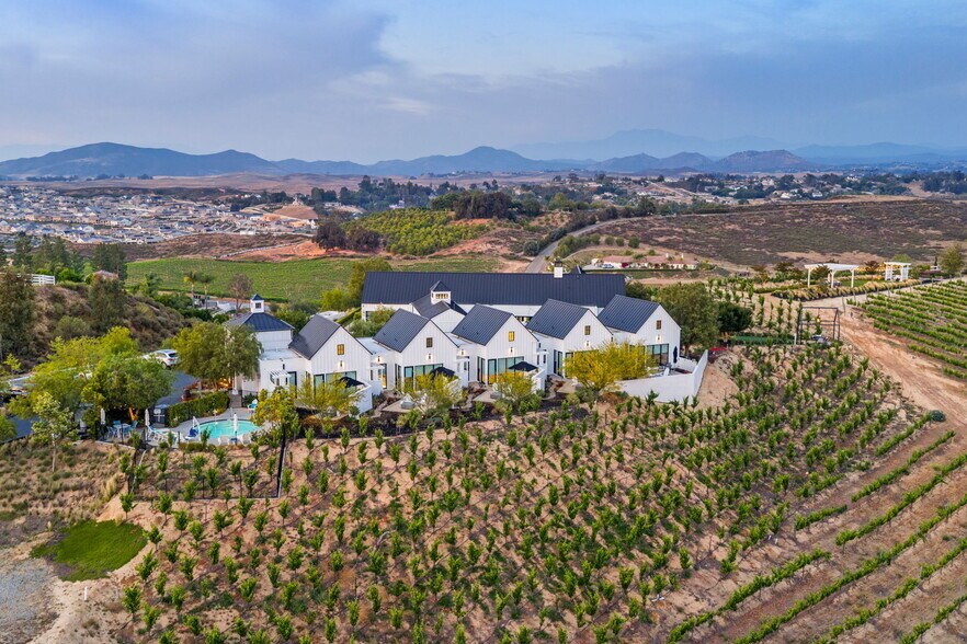 32615 Vista del Monte, Temecula, CA à vendre - Photo de l’immeuble – Image 2 sur 32