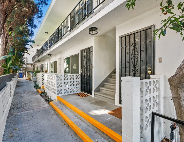 514 N Hayworth Ave, Los Angeles, CA à vendre - Photo de l’immeuble – Image 3 sur 14