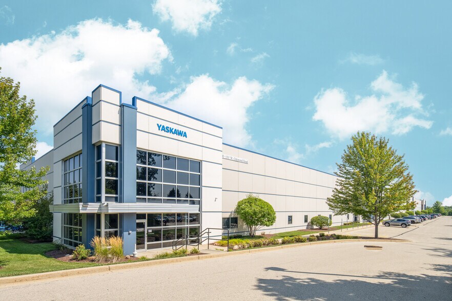 100 W Oakwood Rd, Oak Creek, WI à louer - Photo de l’immeuble – Image 3 sur 10