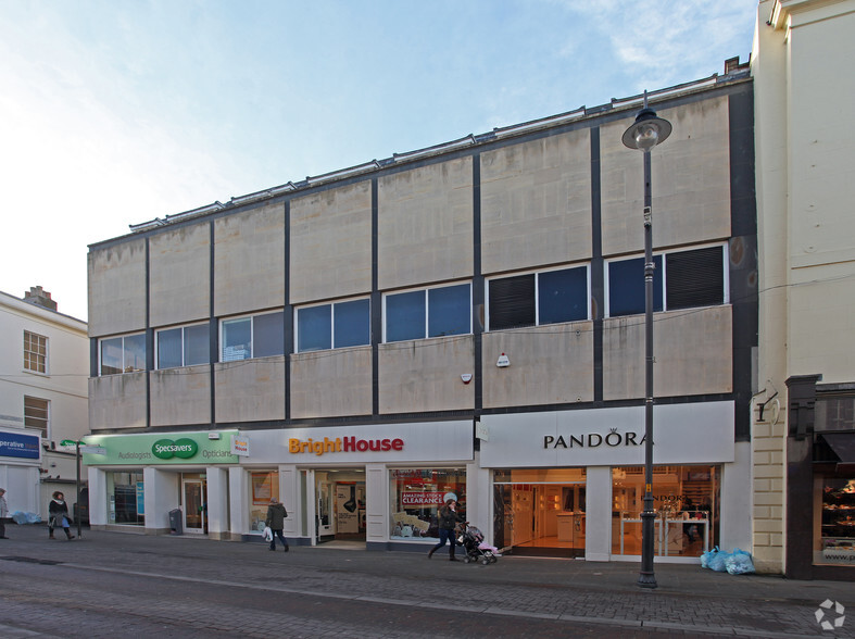 206 High St, Cheltenham à vendre - Photo de l’immeuble – Image 3 sur 9