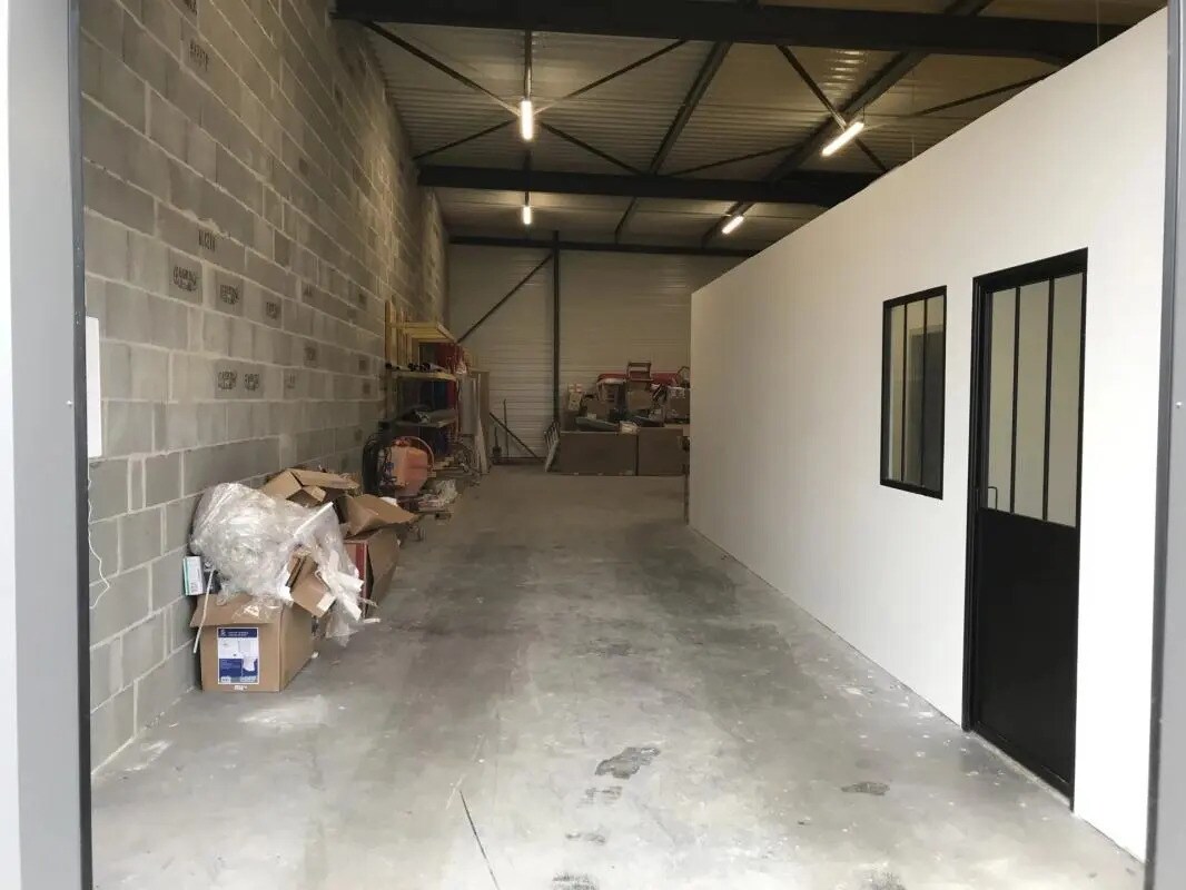 Local d’activités dans Montussan à louer Photo intérieure– Image 1 sur 8