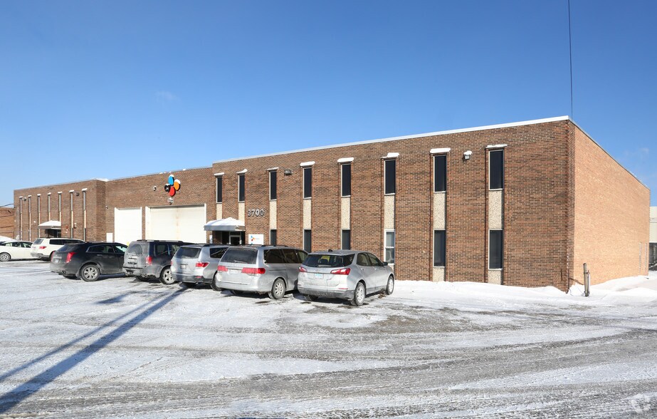 3700 W Morse Ave, Lincolnwood, IL à louer - Photo principale – Image 1 sur 5