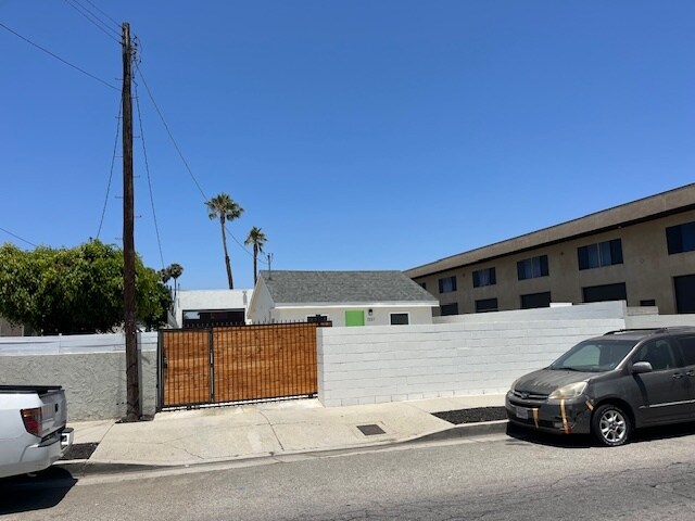 1337 W 228th St, Torrance, CA à louer - Photo de l’immeuble – Image 2 sur 19