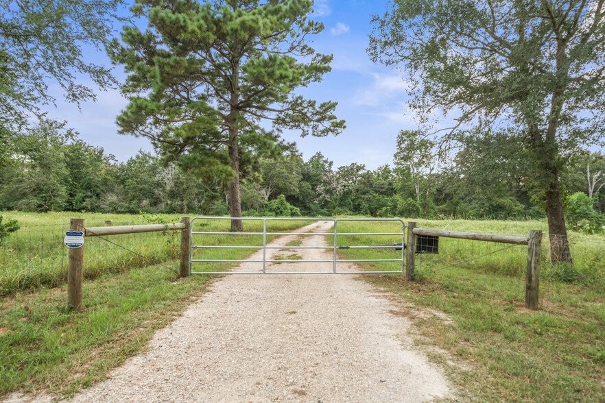 27201 Double Culvert Road, Hempstead, TX à vendre - Photo de l’immeuble – Image 2 sur 15