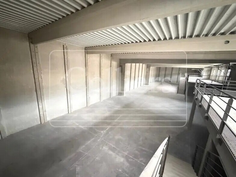 Local d'activités dans Les Pennes-Mirabeau à vendre - Photo de l’immeuble – Image 2 sur 11