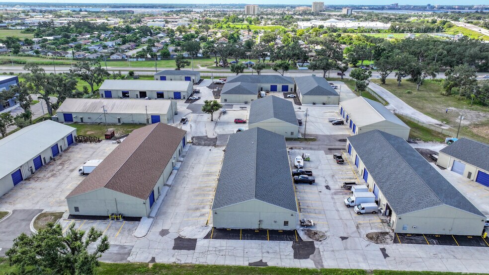 722 17th St E, Palmetto, FL à louer - Photo de l’immeuble – Image 2 sur 9