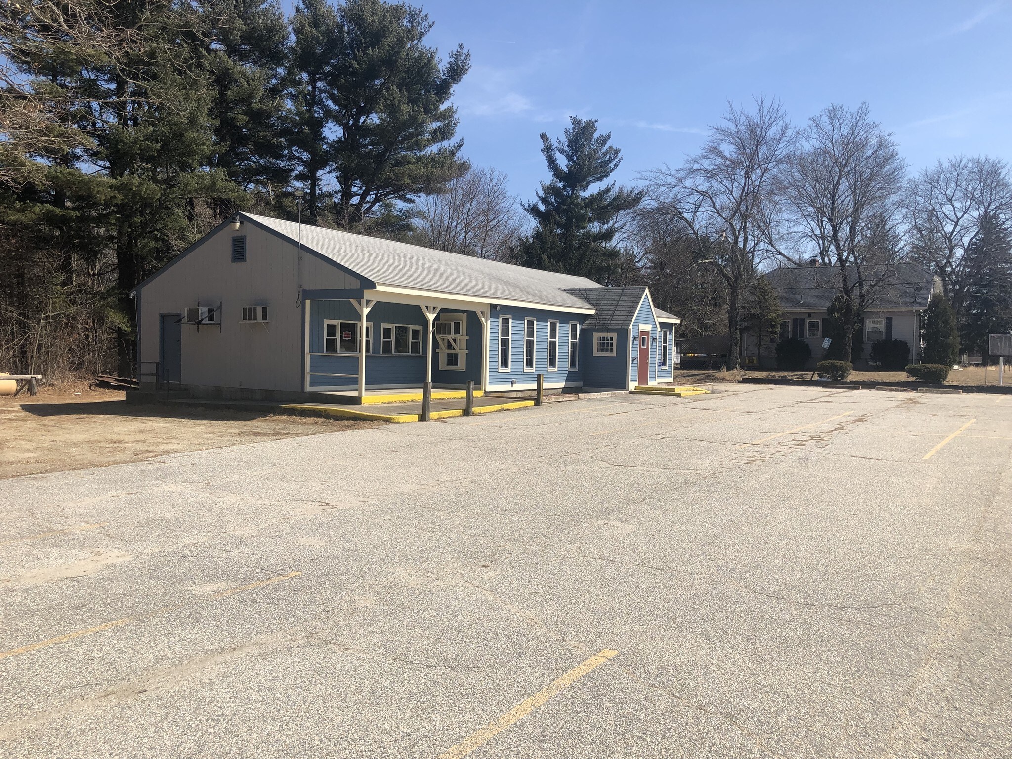 1180 S Main St, Pascoag, RI à vendre Photo de l’immeuble– Image 1 sur 34