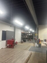 495 Mola Blvd, Elmwood Park, NJ à louer Photo intérieure– Image 2 sur 5