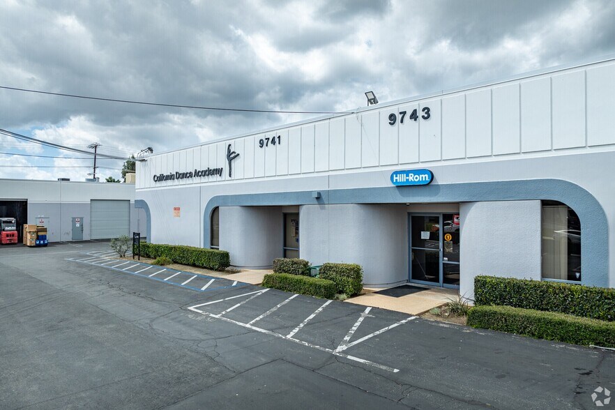 21001-21009 Superior St, Chatsworth, CA à louer - Photo de l’immeuble – Image 3 sur 8