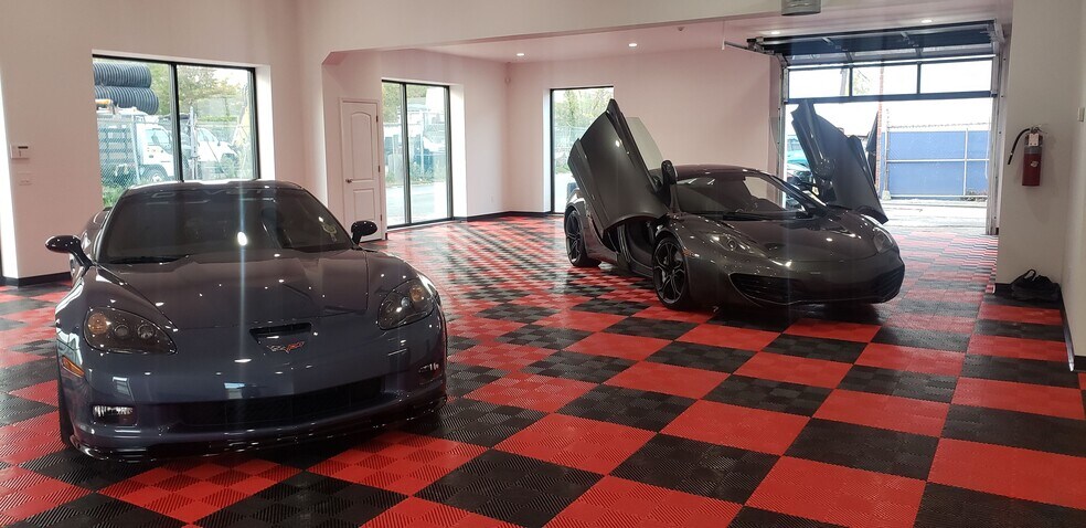 256-260 Green St, South Hackensack, NJ à louer - Photo de l’immeuble – Image 3 sur 4