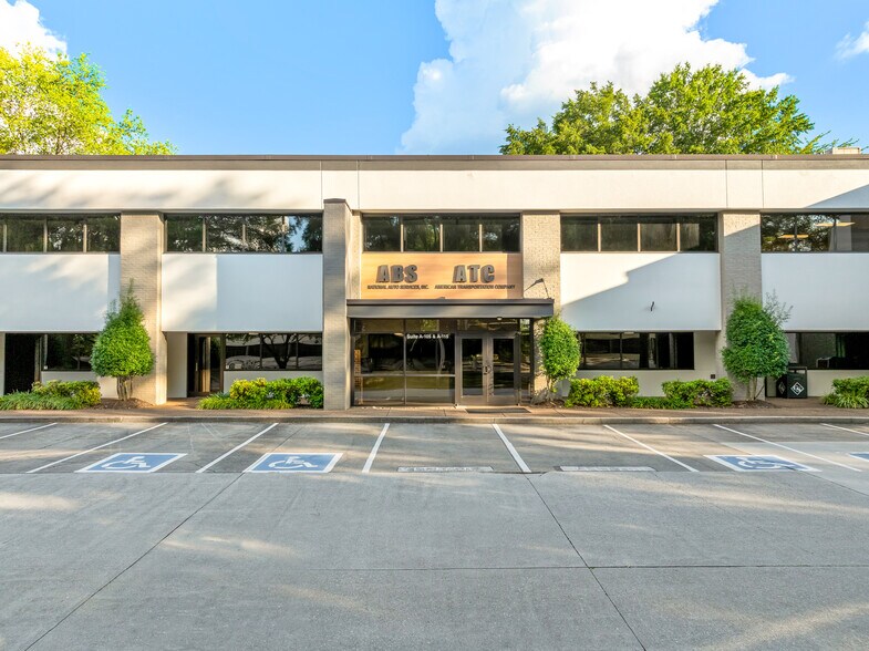 9000 Executive Park Dr, Knoxville, TN à louer - Photo de l’immeuble – Image 3 sur 14