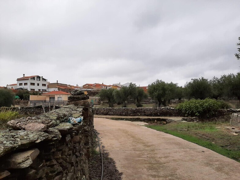 Terrain dans Cáceres, Cáceres à vendre - Photo principale – Image 2 sur 13