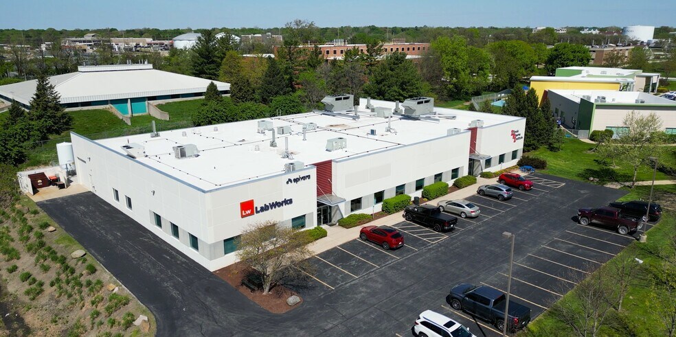 2109 S Oak St, Champaign, IL à louer - Photo principale – Image 1 sur 1