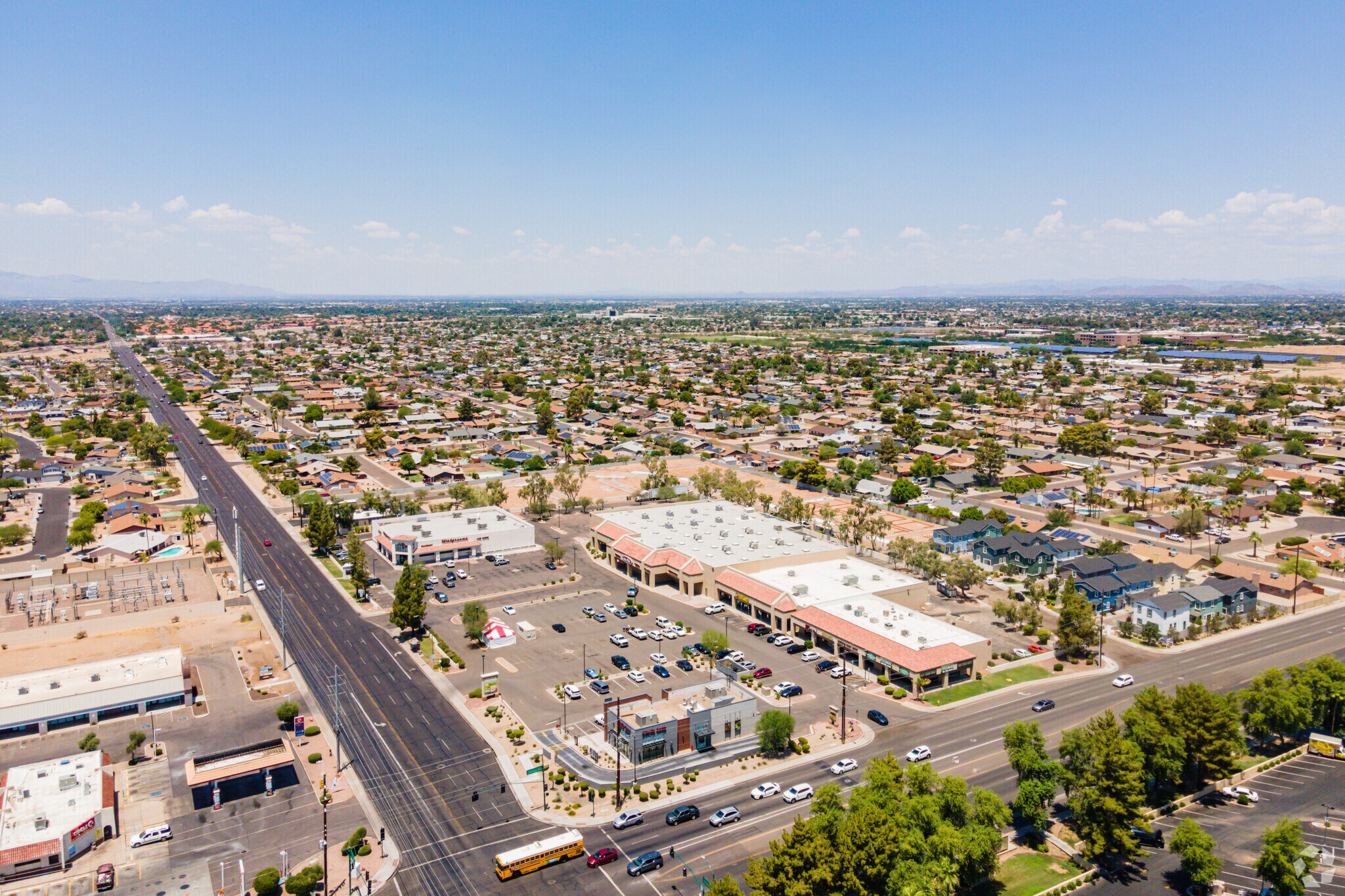 4312-4414 W Cactus Rd, Phoenix, AZ à louer Aérien– Image 1 sur 3