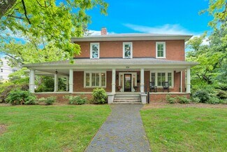 Plus de détails pour 634 E Center Ave, Mooresville, NC - Bureau à vendre