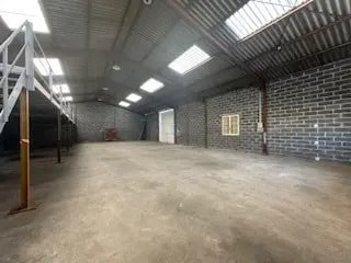 Plus de détails pour Local d'activités à louer
