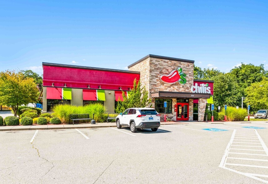 2020 Norwich New London Tpke, Montville, CT à louer - Photo de l’immeuble – Image 2 sur 7