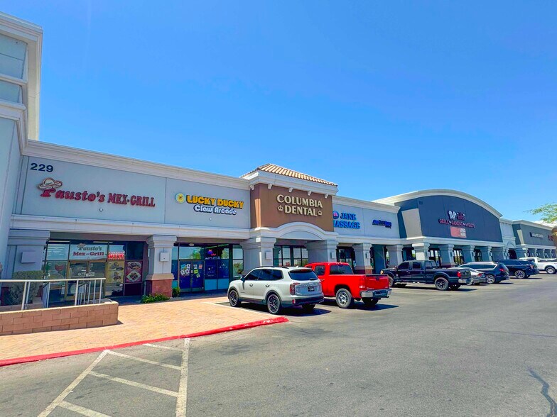 205-245 Stephanie St, Henderson, NV à louer - Photo de l’immeuble – Image 3 sur 10