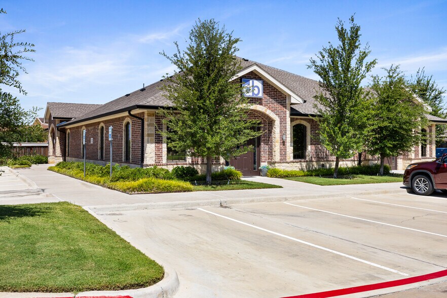 1707 E Beltline Rd, Coppell, TX à louer - Photo de l’immeuble – Image 3 sur 15