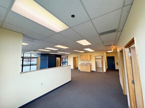 2414 SW Andover St, Seattle, WA à louer Photo intérieure– Image 2 sur 4