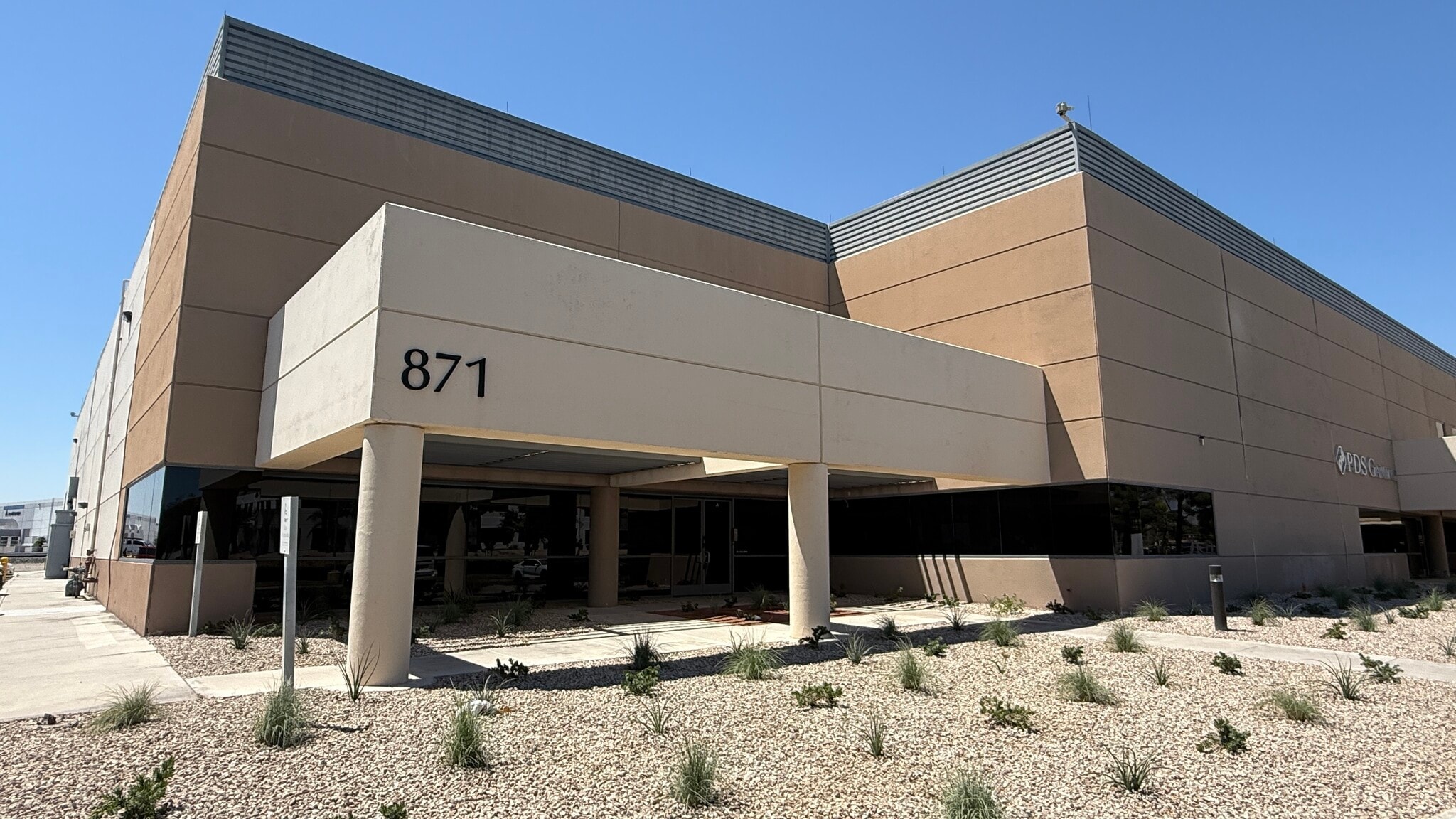 871 Grier Dr, Las Vegas, NV à louer Photo de l’immeuble– Image 1 sur 14