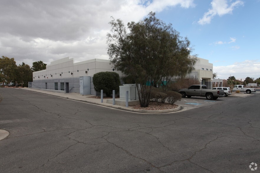 2727 S Rainbow Blvd, Las Vegas, NV à louer - Photo de l’immeuble – Image 3 sur 3