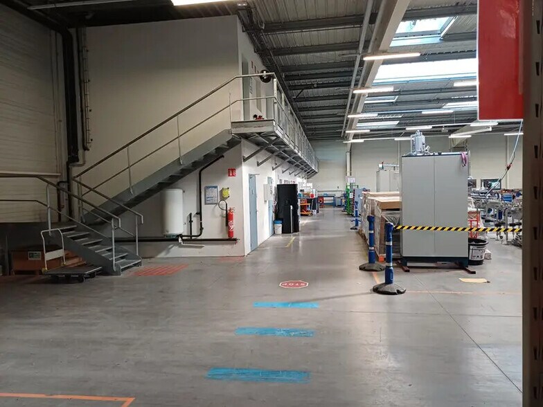 Industriel/Logistique dans Beaucouzé à vendre - Photo de l’immeuble – Image 2 sur 4