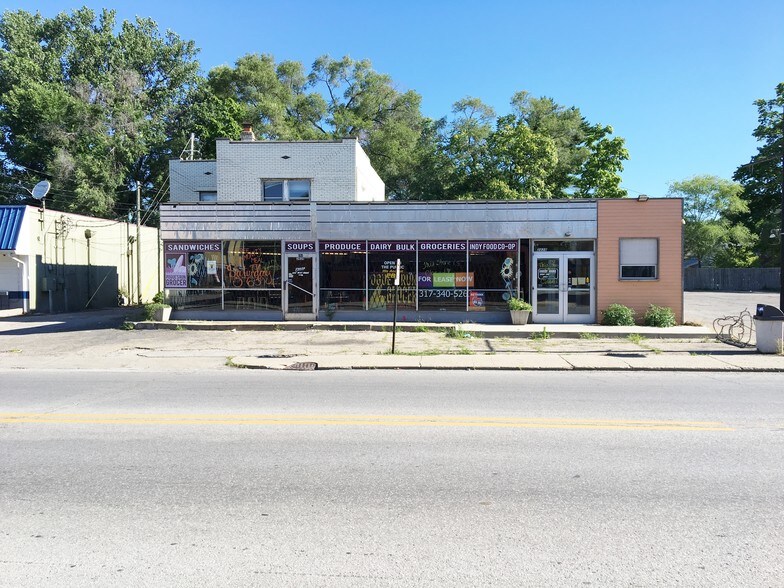 2828 E 10th St, Indianapolis, IN à vendre - Photo de l’immeuble – Image 1 sur 24