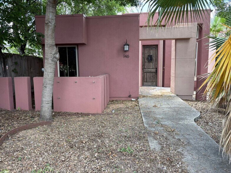 146 Babcock Rd, San Antonio, TX à vendre - Photo principale – Image 1 sur 14