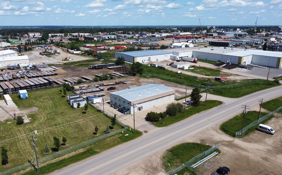 49 Diamond Ave, Spruce Grove, AB à louer - Photo de l’immeuble – Image 1 sur 7