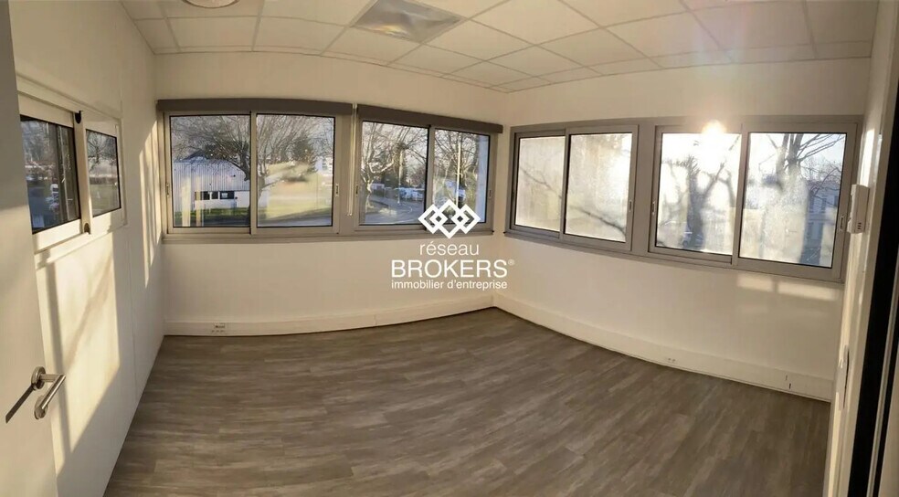 Bureau dans Saint-Martin-le-Vinoux à vendre - Photo intérieure – Image 2 sur 5